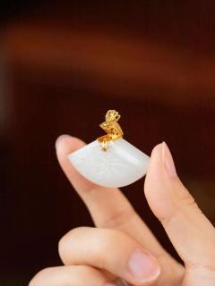 金玉良缘‼️步步生香,和田玉古风香囊!